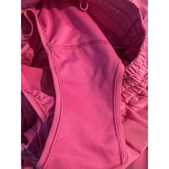 Lululemon Hotty Hot Shorts Women’s Size 6 Bright Pink Mesh Lined Gym Run Workout - Picture 5 of 6
